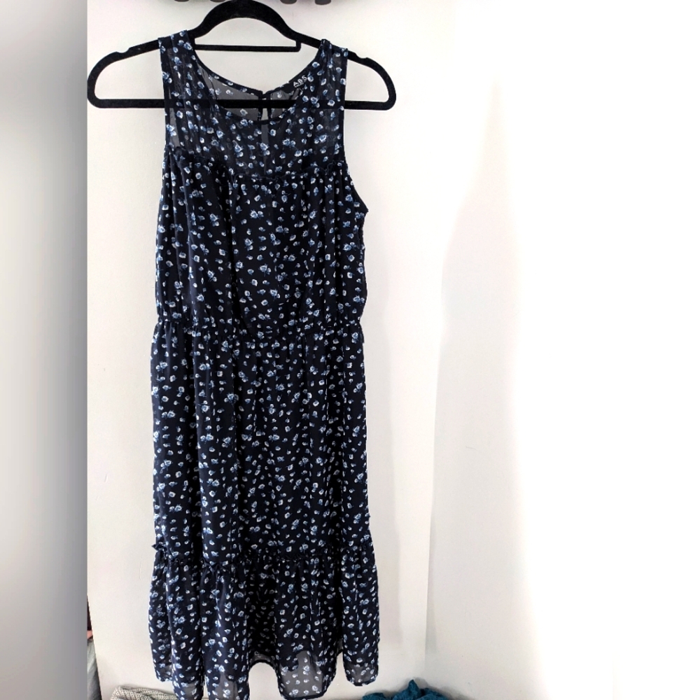Women's Navy Floral Chiffon Midi Dress - Size US M